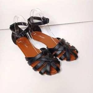 Forever Black / Ankle strap buckle / Maryjane style